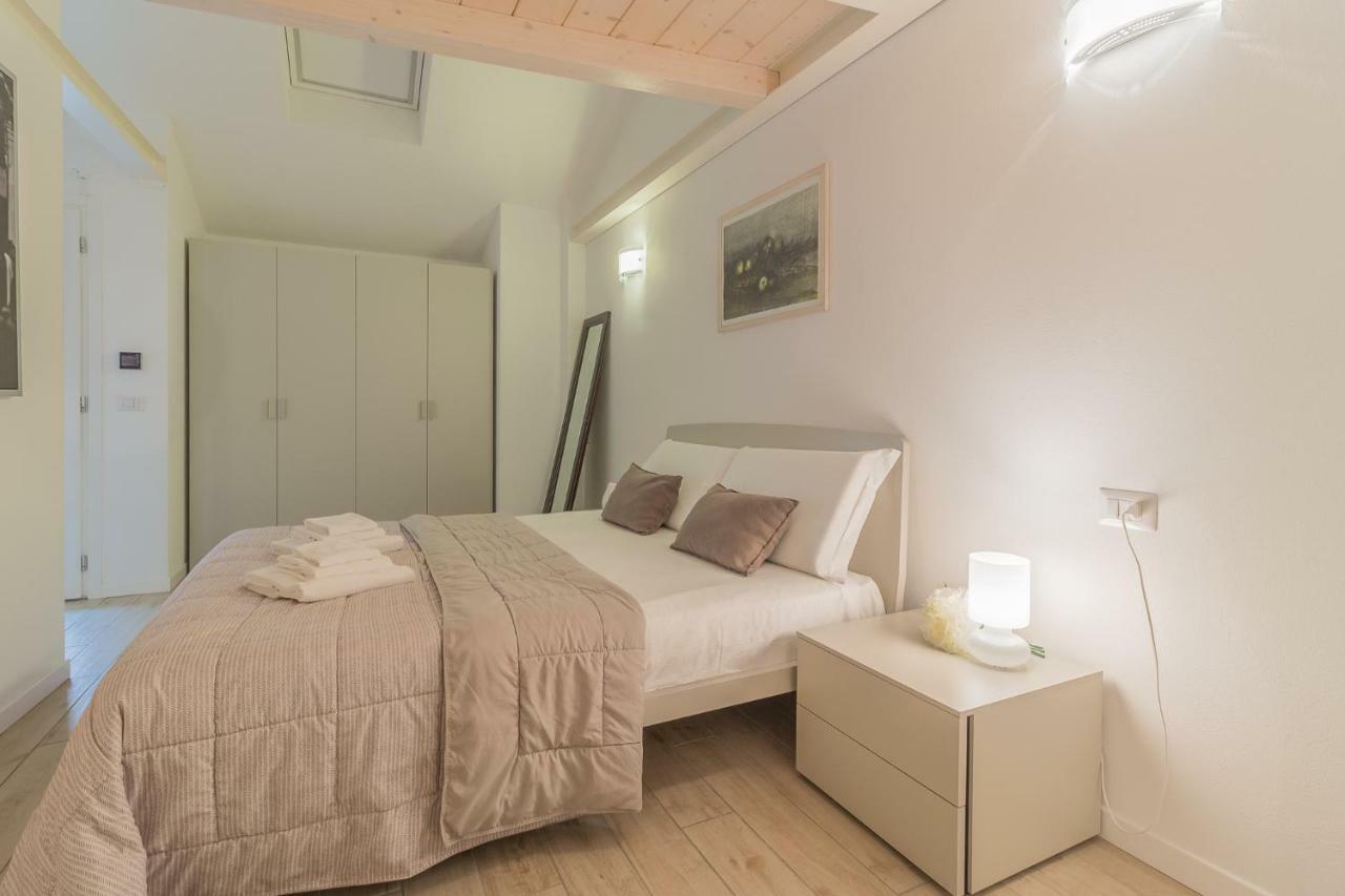 Ferienwohnung The Sweet Square Flat Varenna Exterior foto
